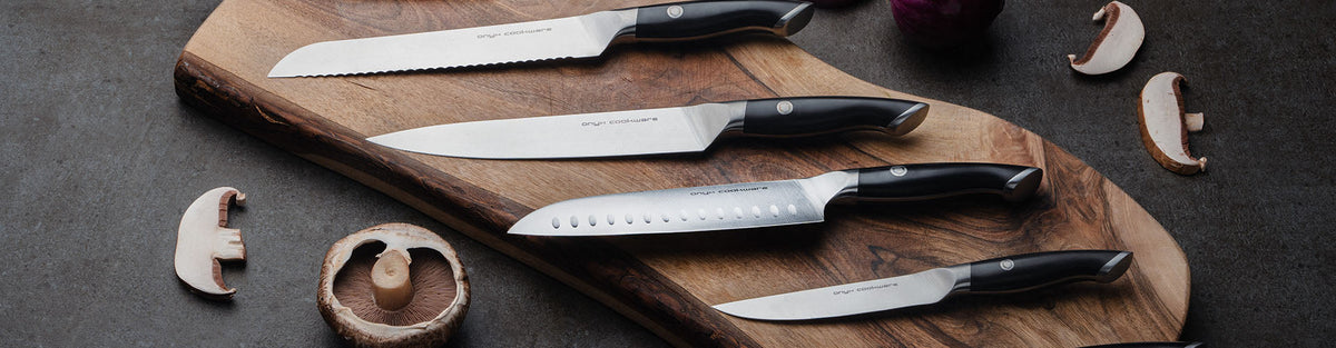 070202|Classic Knives
