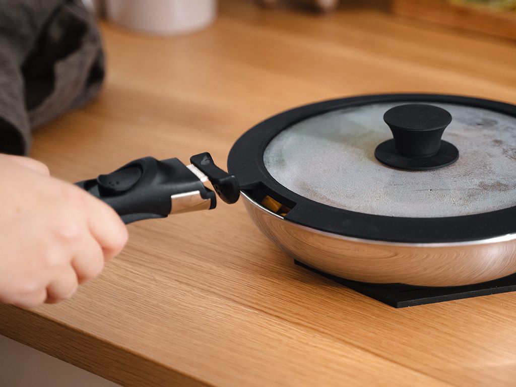 HANDLELESS GLASS LID – 24CM - 5