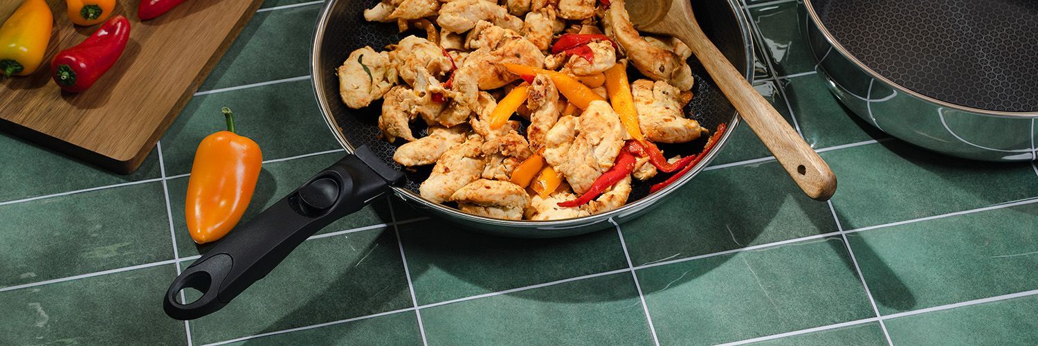 FRYING PAN WITH DETACHABLE HANDLE 30CM SET