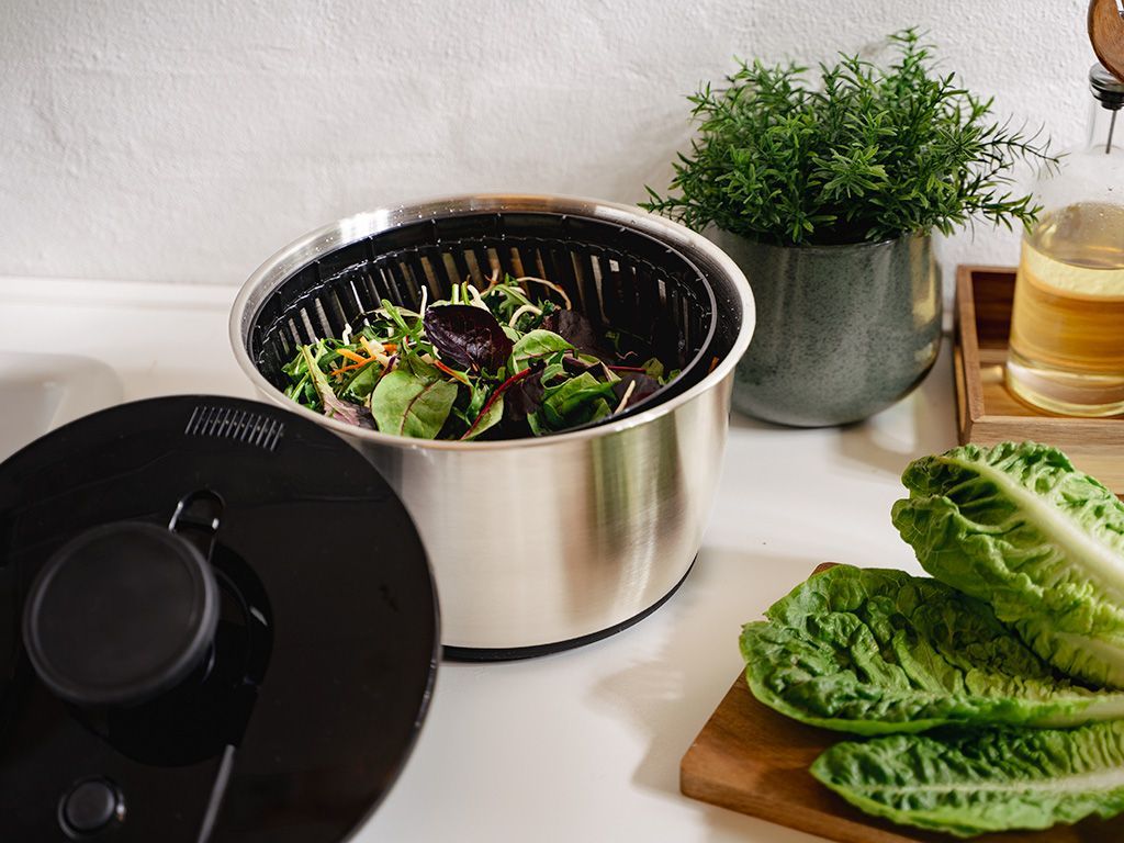 STAINLESS STEEL SALAD SPINNER - 7